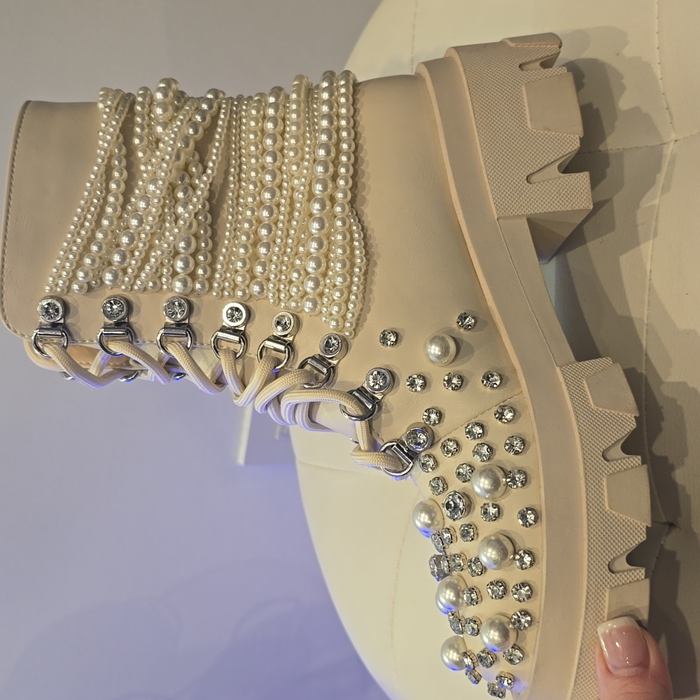 Twinkley Pearl Rhinestone Hiking bootS AZALEA WANG Beige LACE UP Shoes HOT 6 1/2 - Picture 6 of 7